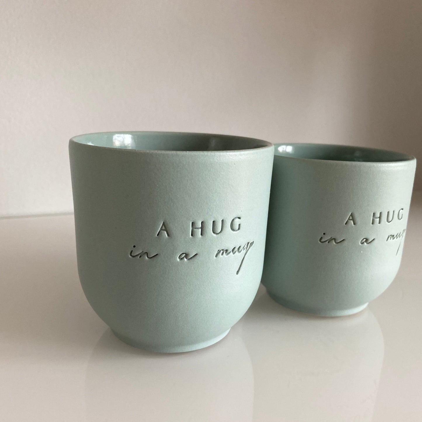 Keramik Becher „A hug in a mug“ groß (260ml)
