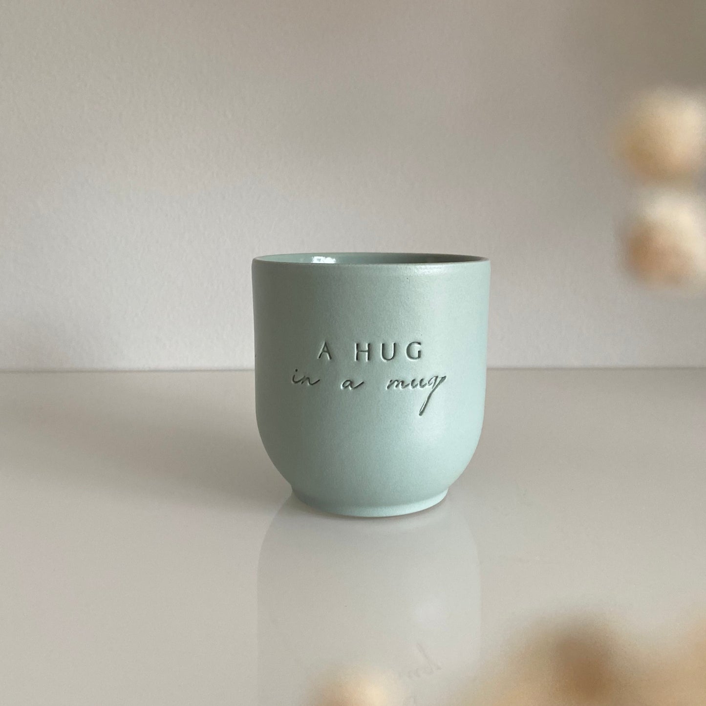 Keramik Becher „A hug in a mug“ groß (260ml)