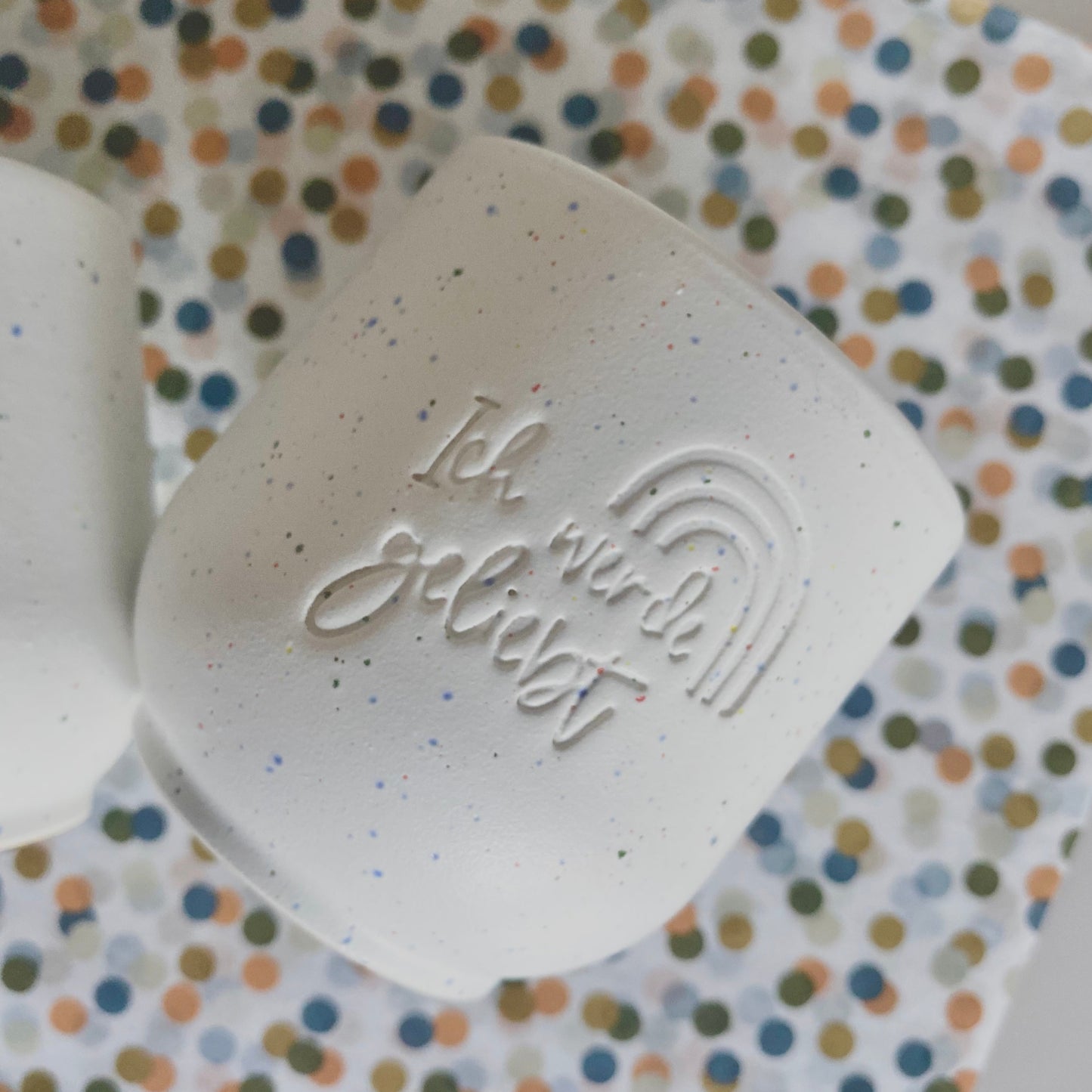 Ceramic mug "I am loved" confetti/sage 200ml