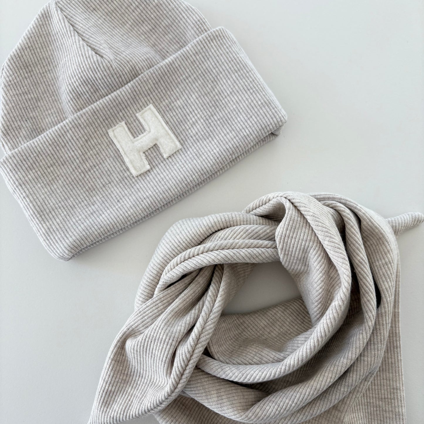 Set Beanie mit Umschlag & Halstuch