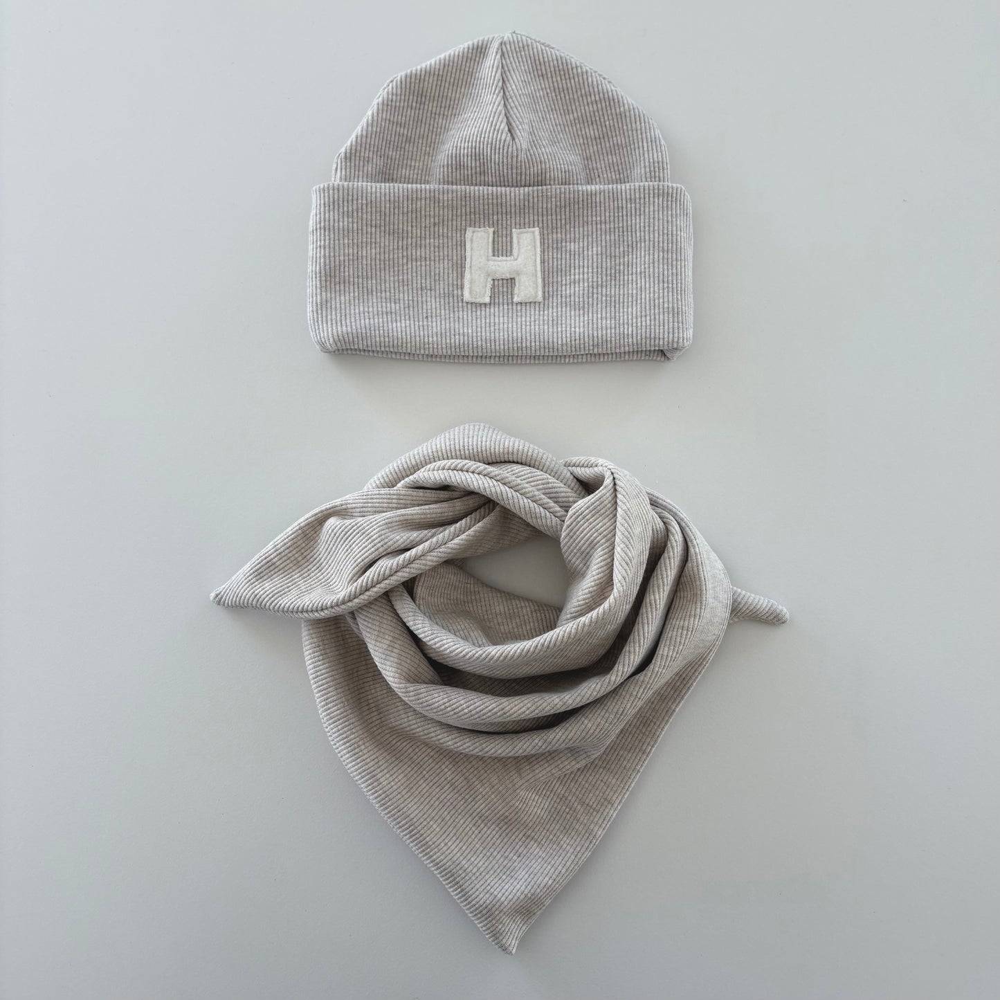 Set Beanie mit Umschlag & Halstuch